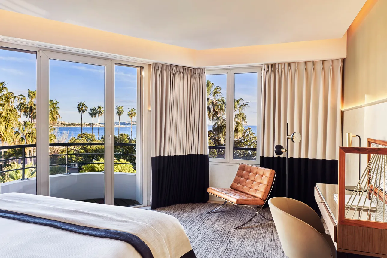 Chambre avec vue sur La Croisette de la Suite Escale à l'Hôtel Barrière Le Majestic Cannes