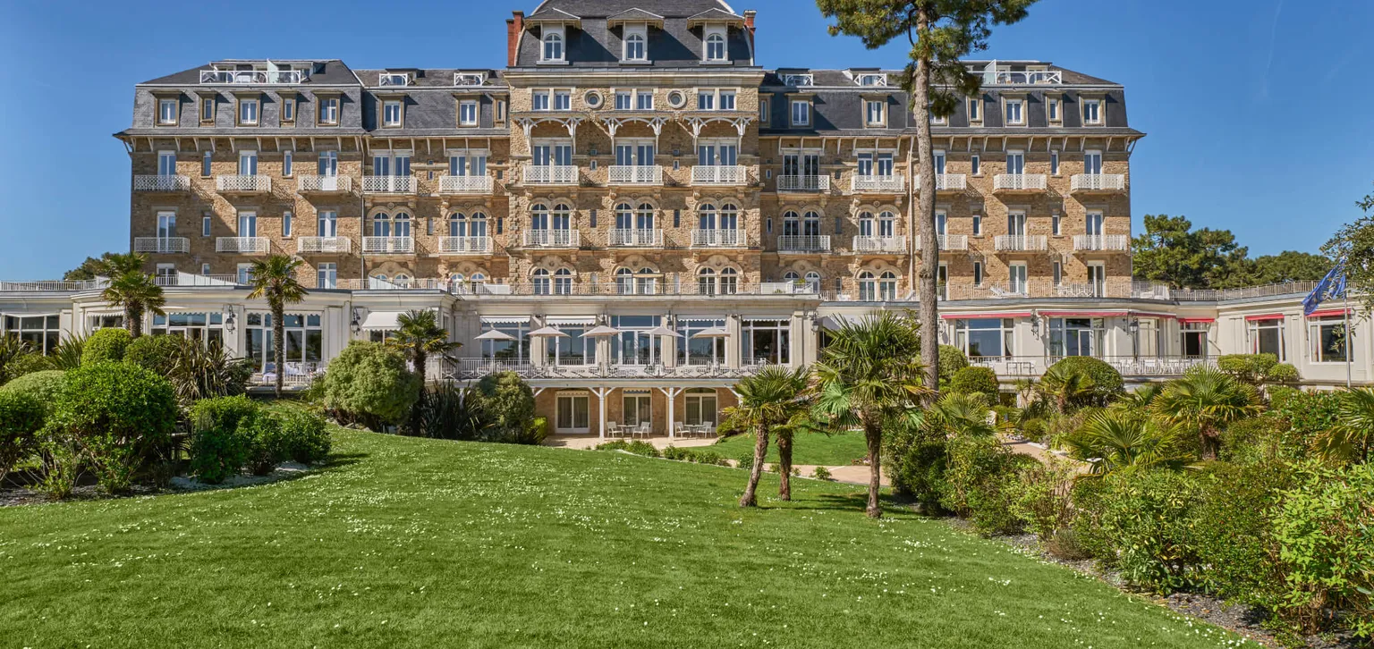 Façade de l'Hôtel Le Royal La Baule