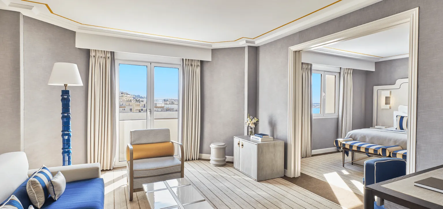 Salon Suite Supérieure Vue Partielle Mer Le Majestic Cannes