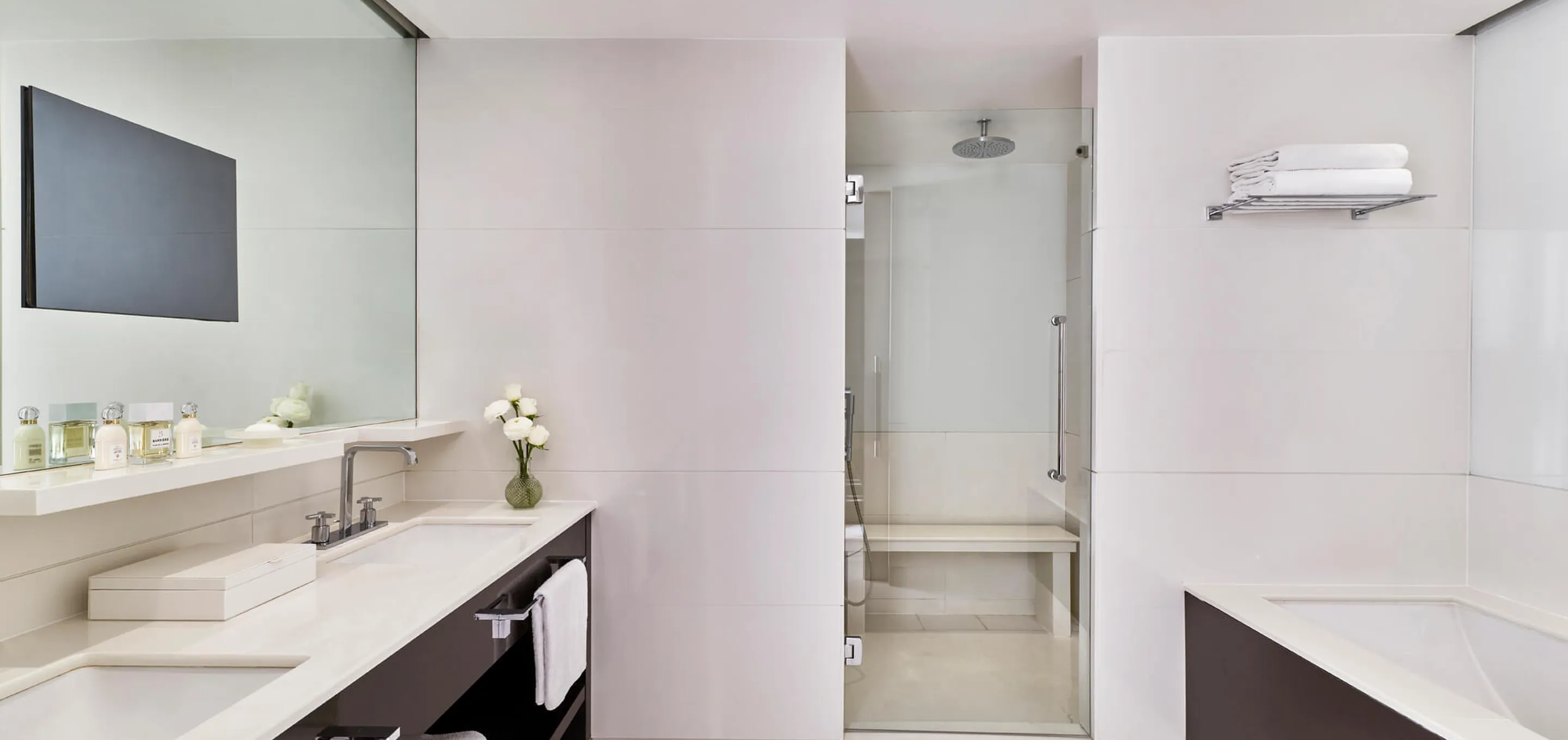 Suite prestige terrasse vue mer salle de bain Hôtel Majestic Cannes