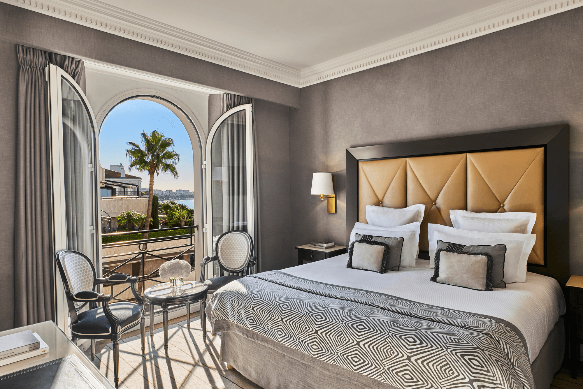 Deluxe Partial Sea View Room - Majestic hotel in Cannes | Barrière