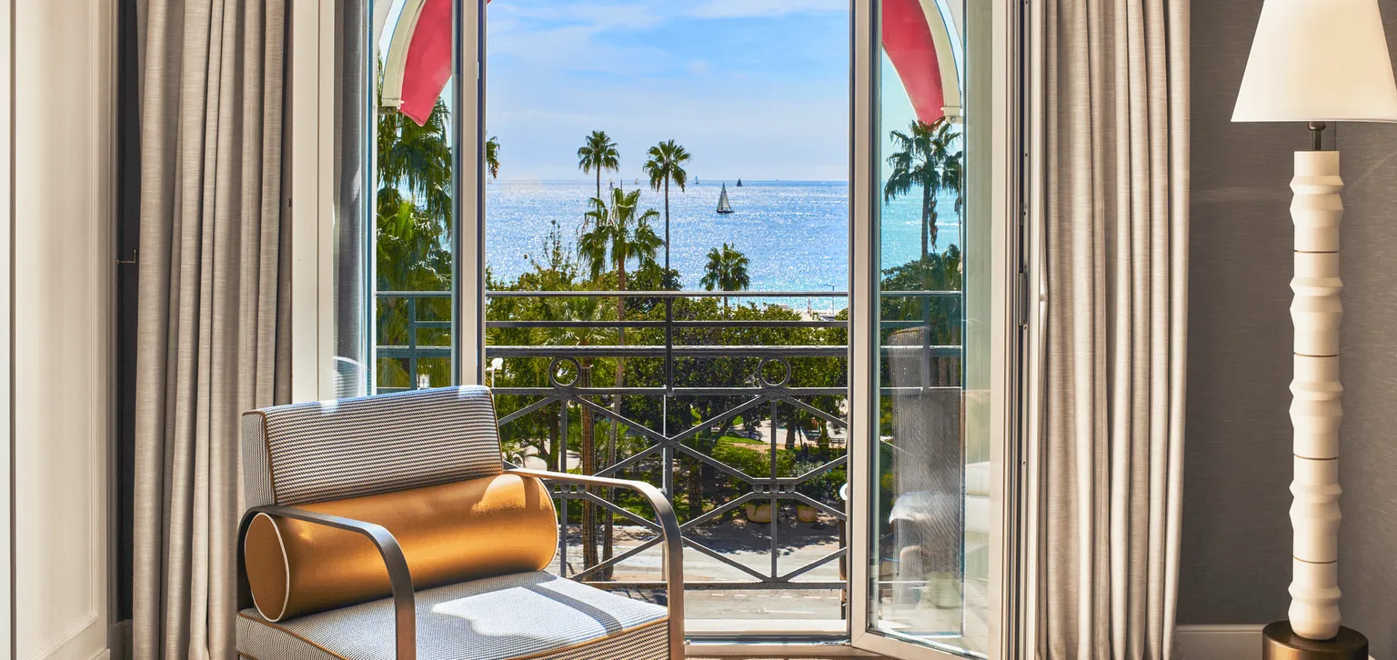 Balcon Suite Deluxe Vue Mer Le Majestic Cannes