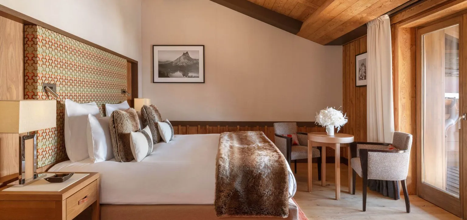 Chambre prestige, charme, bouquet de fleur, Courchevel, Hôtel Les Neiges