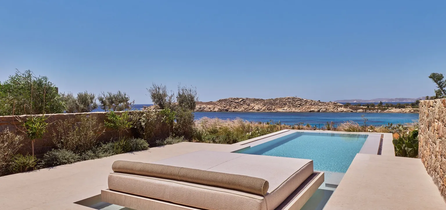 Junior Suite Paraga Piscine Privée Vue mer - 221 - Piscine - Fouquet's Mykonos