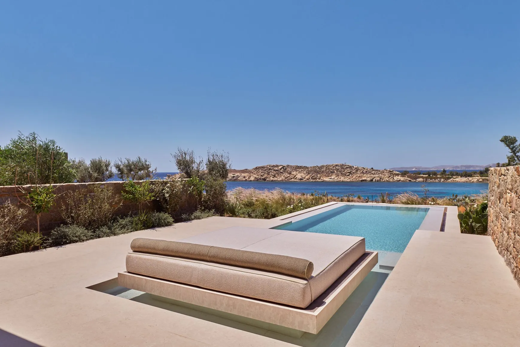 Junior Suite Paraga Piscine Privée Vue mer - 221 - Piscine - Fouquet's Mykonos