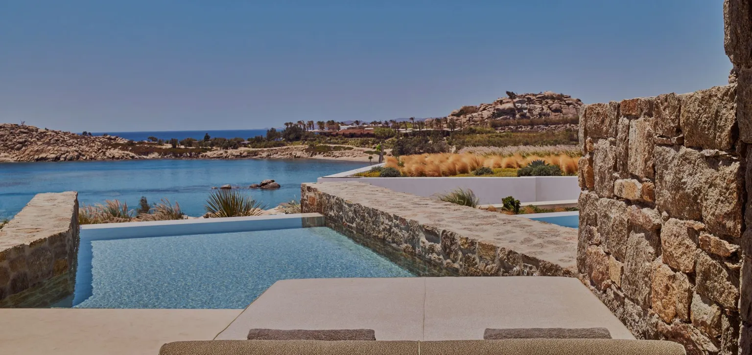 Junior Suite Paraga Bassin Privée vue mer - Terrasse - Fouquet's Mykonos