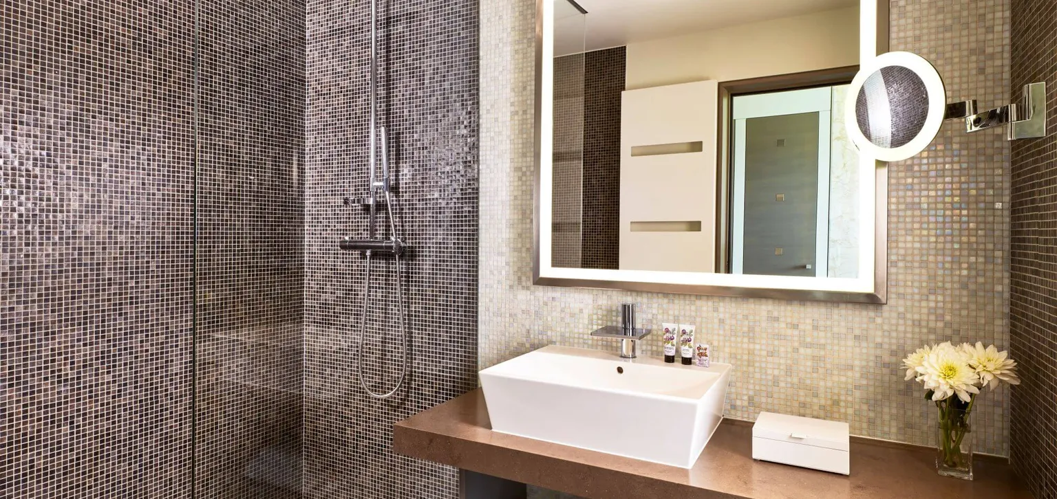 Salle de bain chambre supérieure Resort Barrière Ribeauvillé