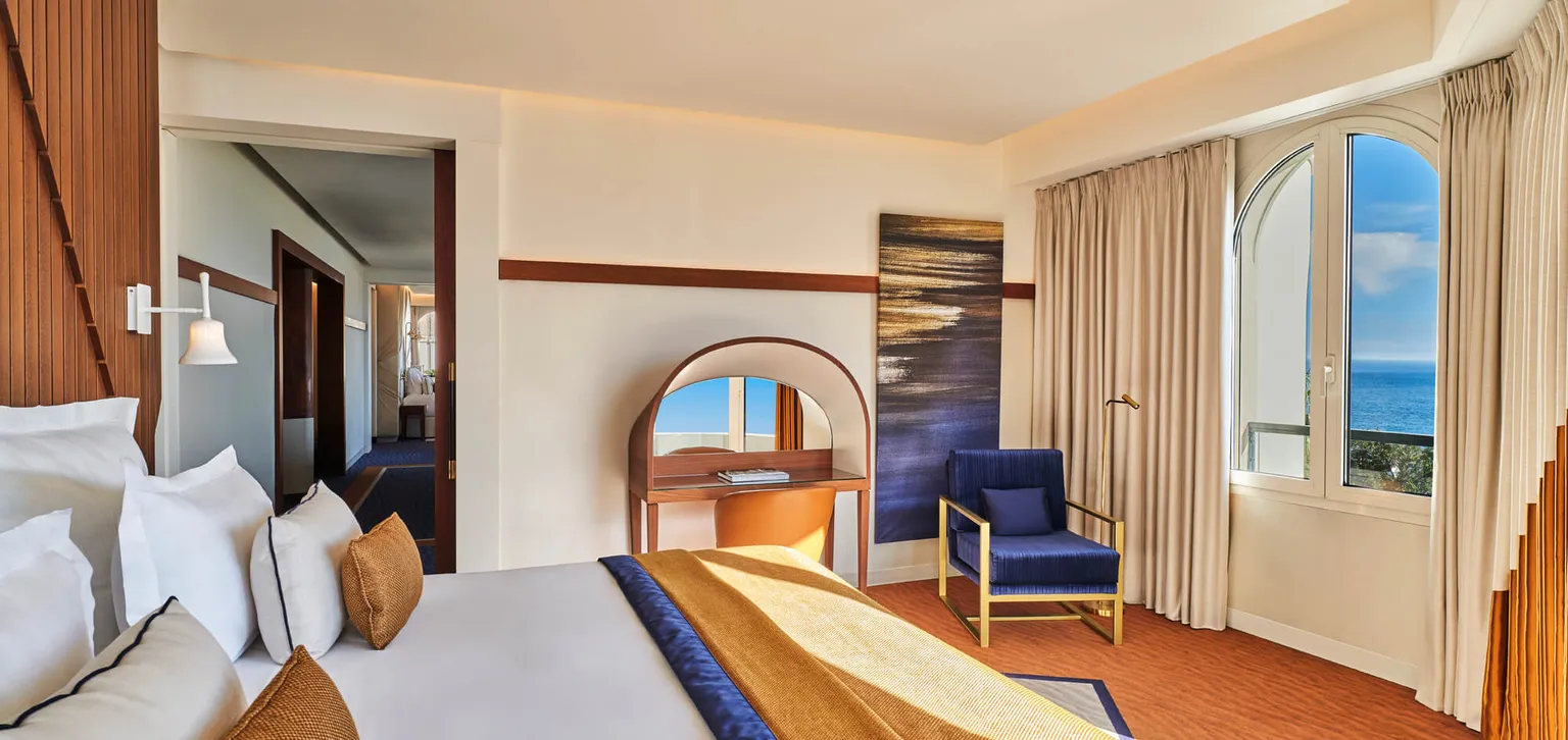 Lit de la chambre de la Suite RIviera à l'Hôtel Le Majestic Cannes