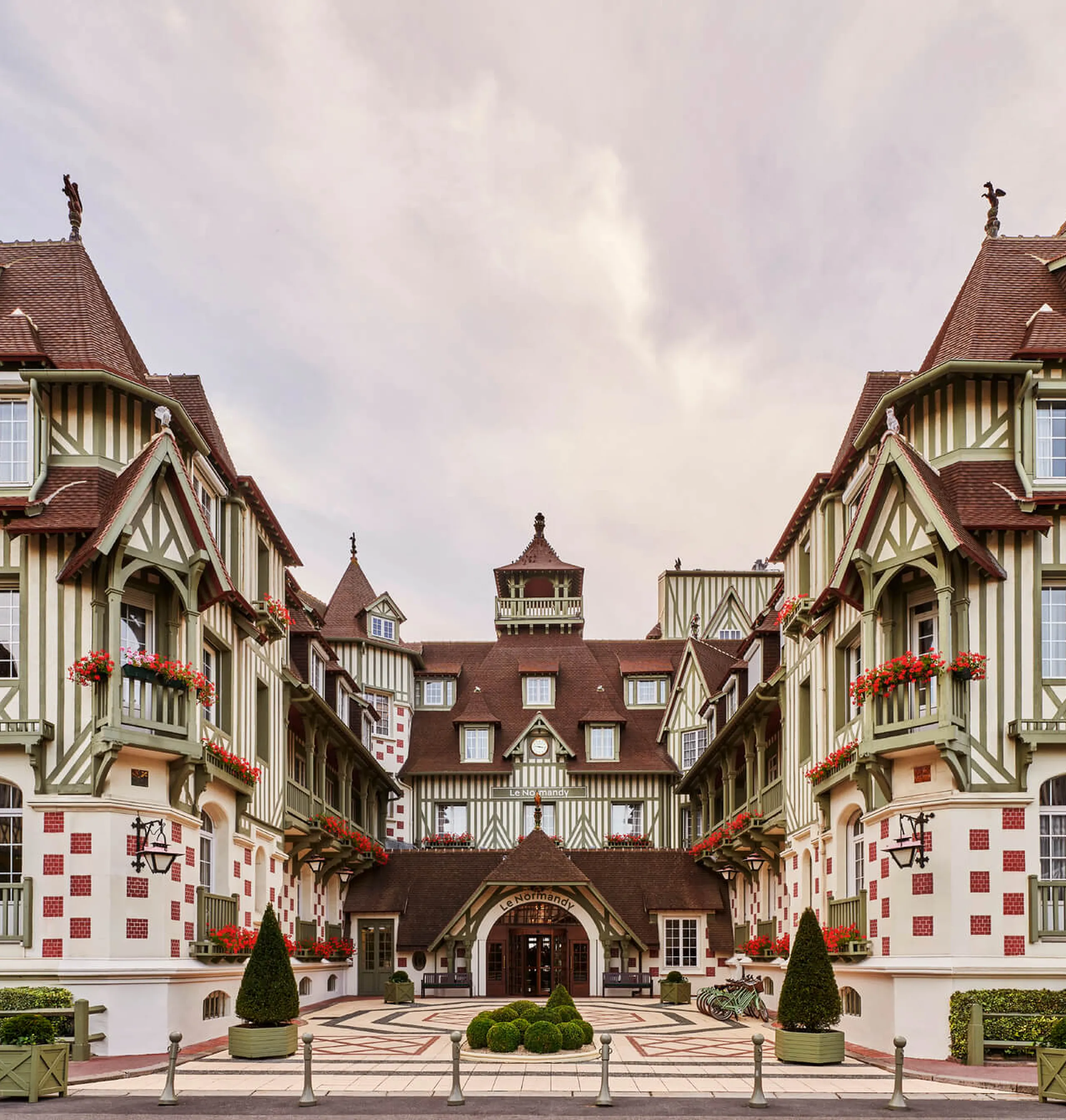 Meilleure tarif disponible, façade de l'Hôtel Le Normandy à Deauville, Barrière