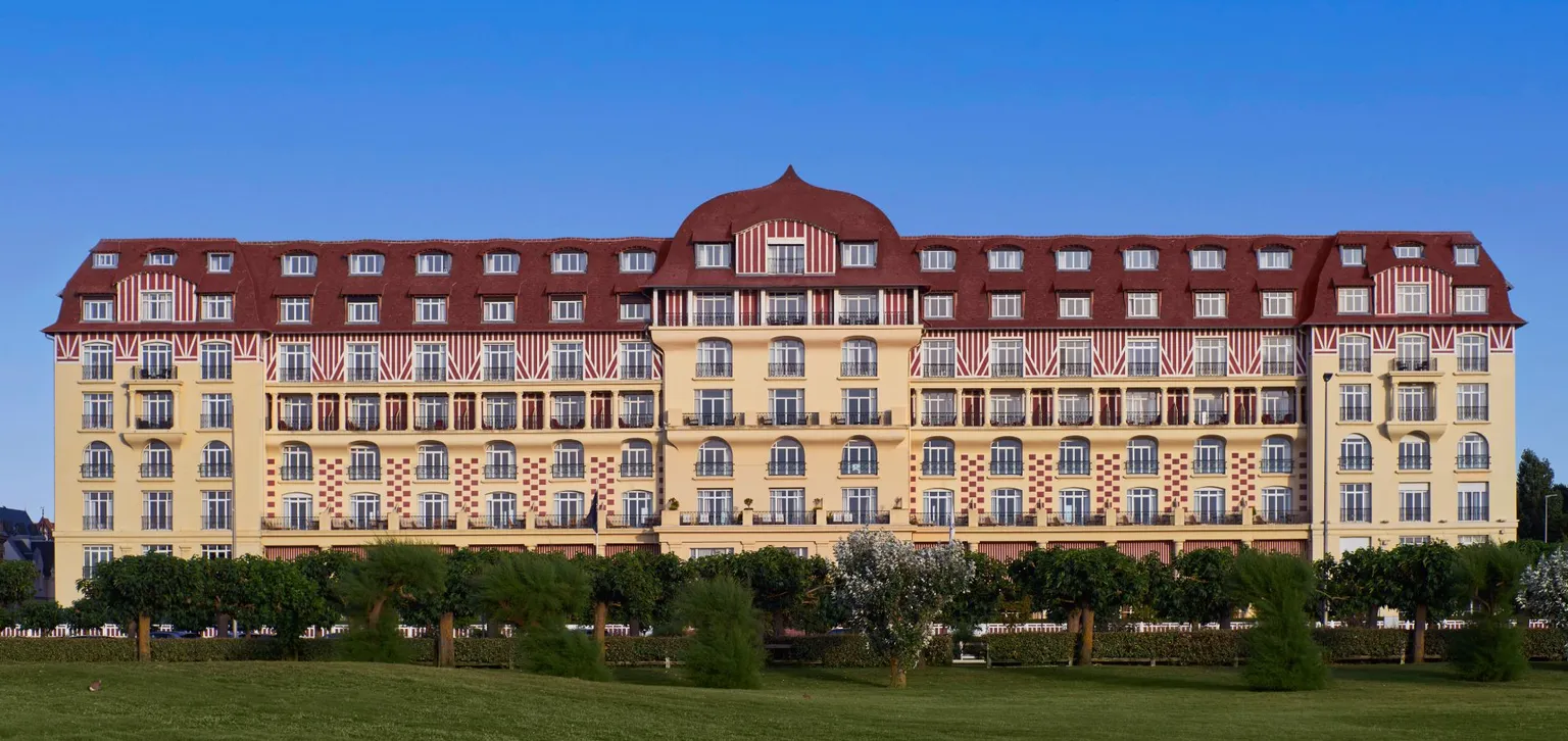 Façade de l'hôtel le Royal à deauville