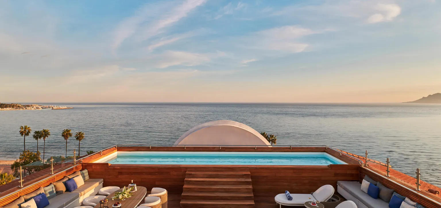 Piscine privée de la Suite Majestic à Cannes