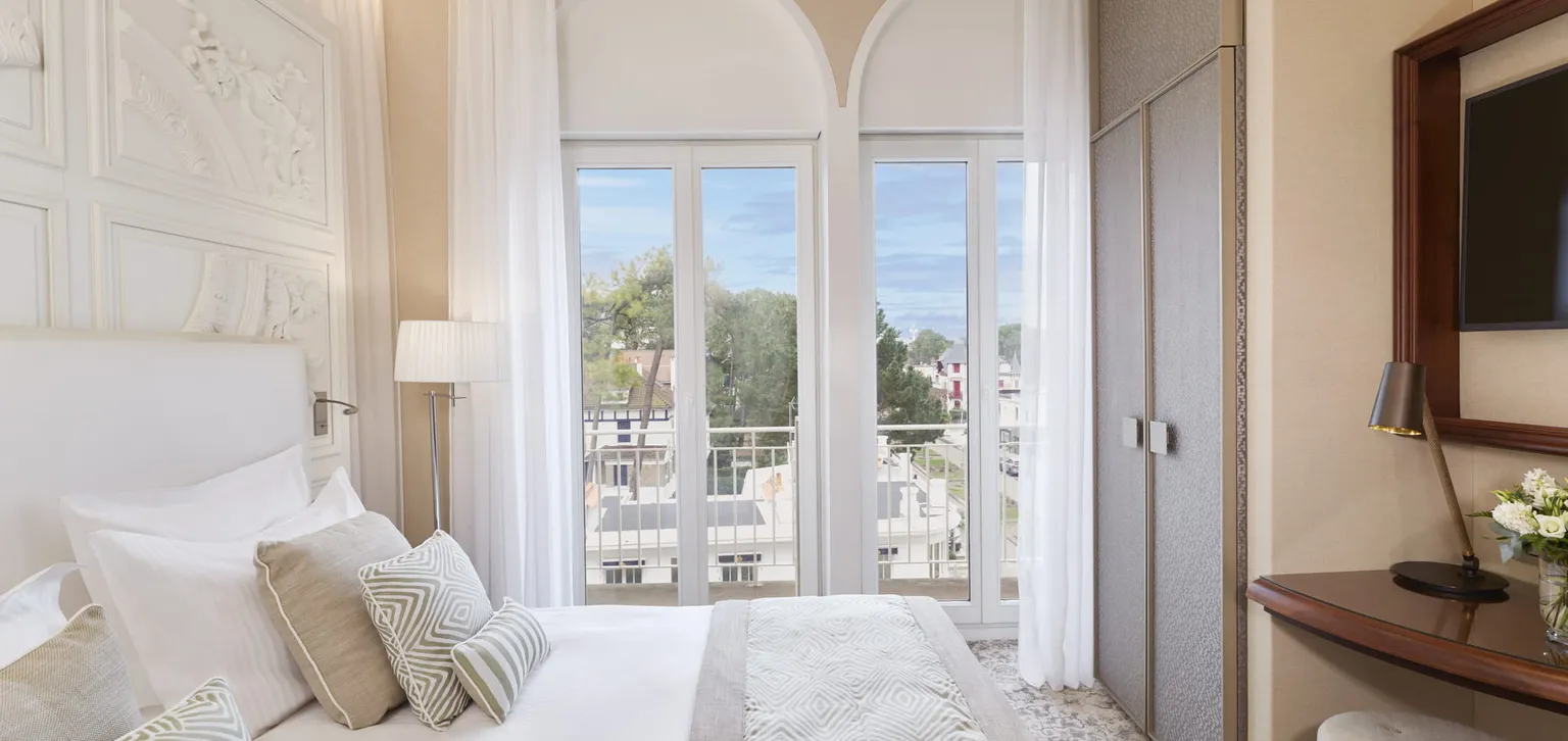 Coin nuit de la Junior Suite de l'hôtel Le Royal La Baule