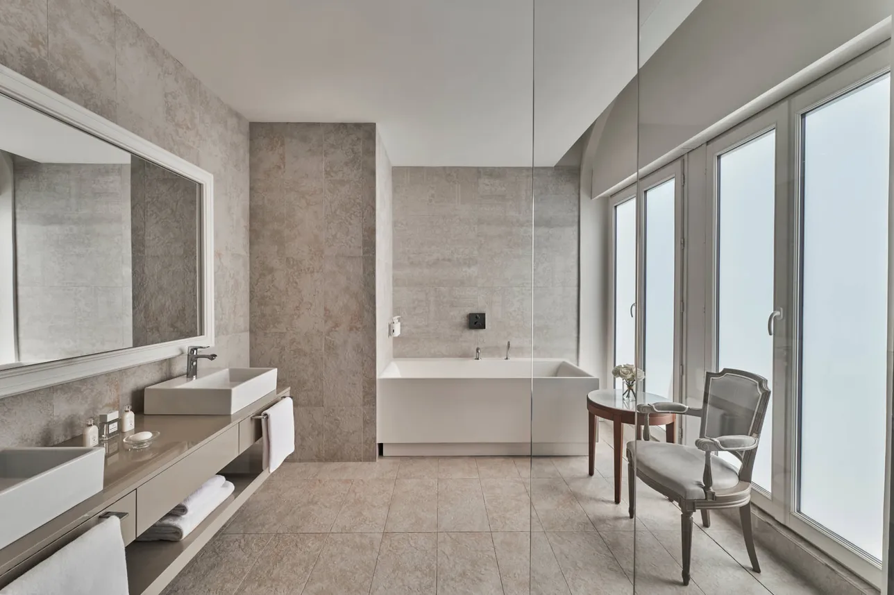 Suite Royale, salle de bain, Le Royal La Baule