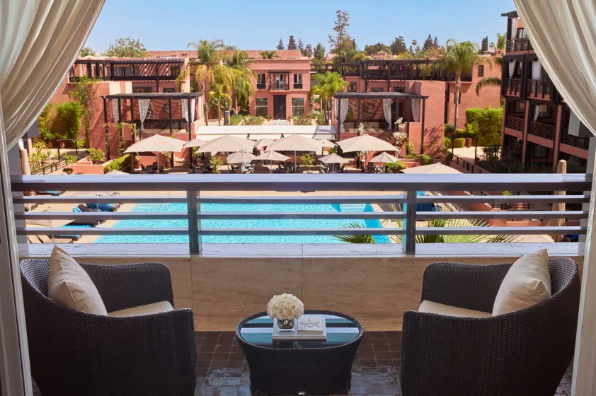 balcon de la chambre supérieure et deluxe de l'hôtel le Naoura à Marrakech