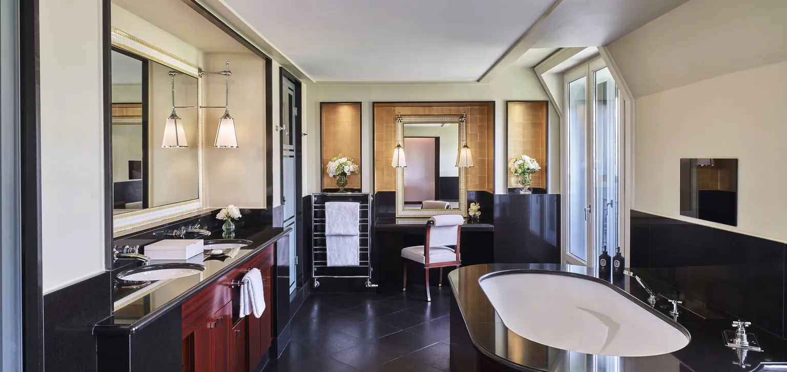 Salle de bains de la Suite Paris Eiffel – Fouquet's Paris