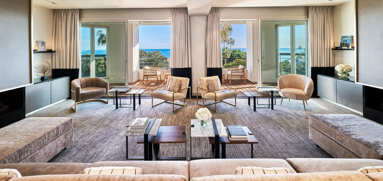Grand Salon de la Suite Escale à l'Hôtel Barrière Le Majestic Cannes