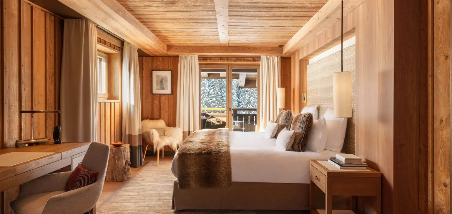 Junior Suite prestige coin bureau à l'Hôtel Les Neiges Courchevel