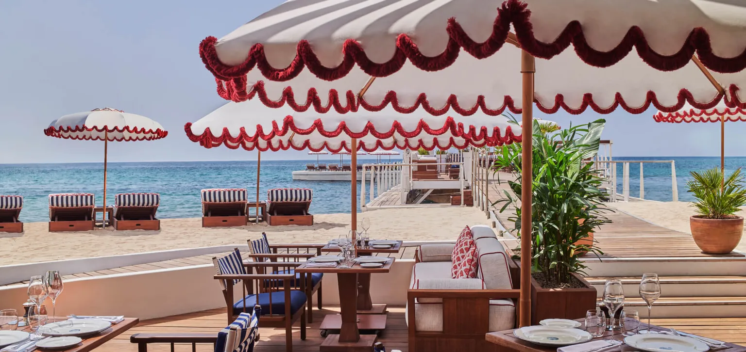 Ciro's Cannes, Majestic Cannes, Tables les pieds dans le sable, Hôtel Barrière