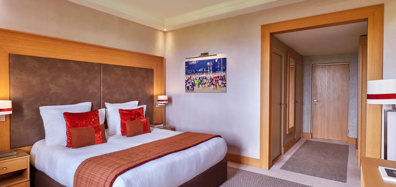 Chambre supérieure mer à l'hôtel du Golf à Deauville avec vue d'ensemble