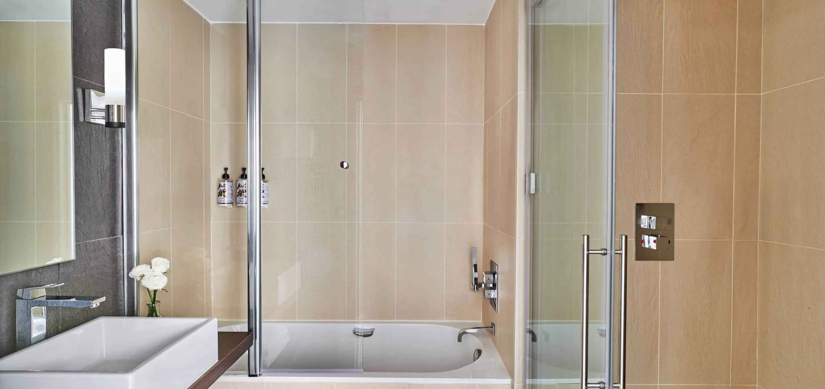 Suite Gray d'Albion terrasse vue mer Salle de bain