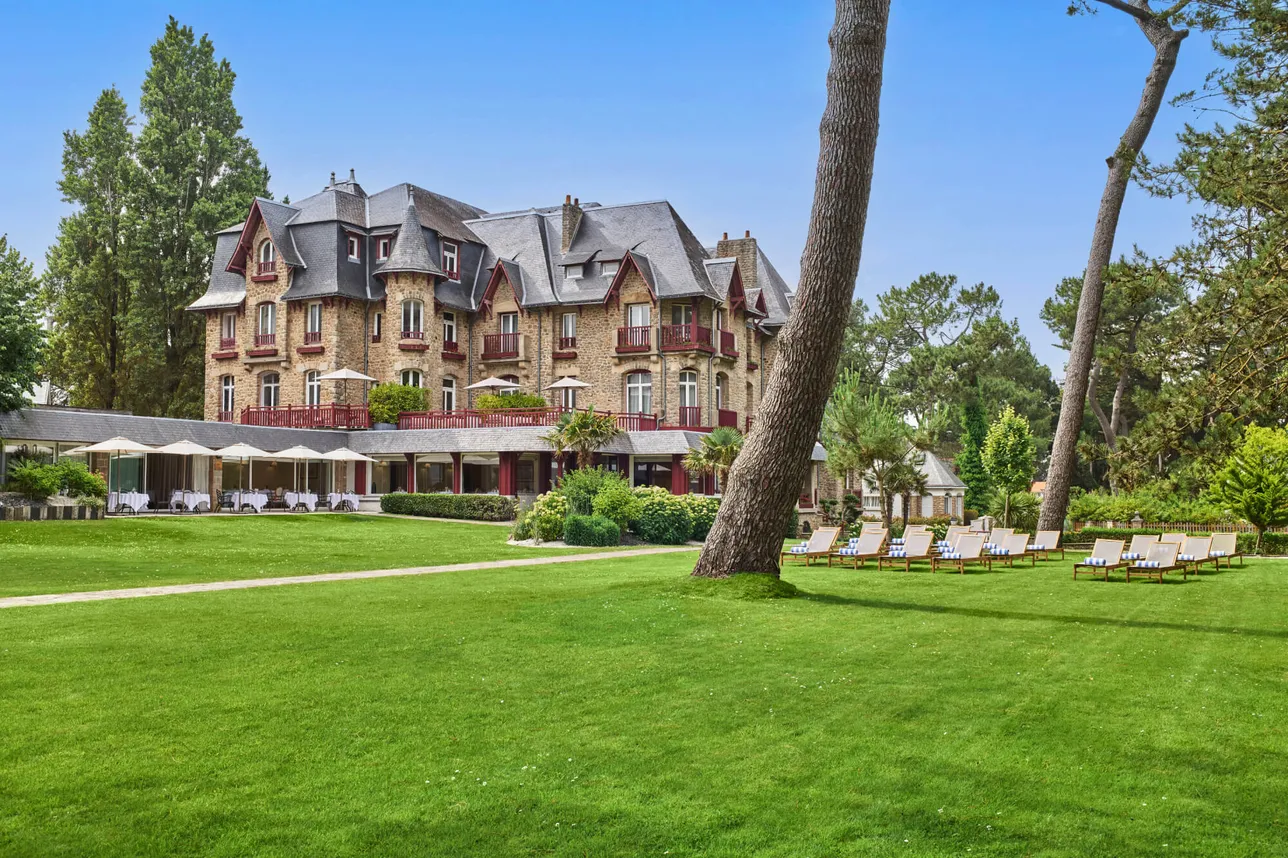 Façade de l'Hôtel Le Castel Marie-Louise à La Baule