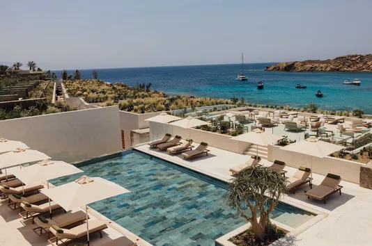 Fouquets Mykonos, piscine et mer