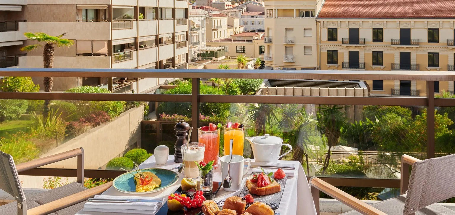 terrasse à l'hôtel le gray d'albion à cannes