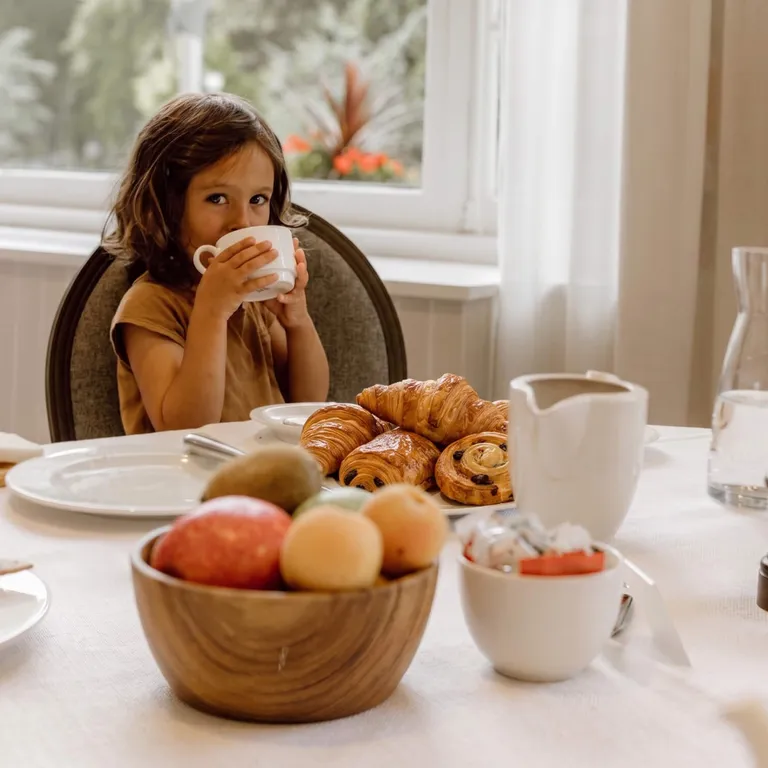 Petit-déjeuner en famille à Paris