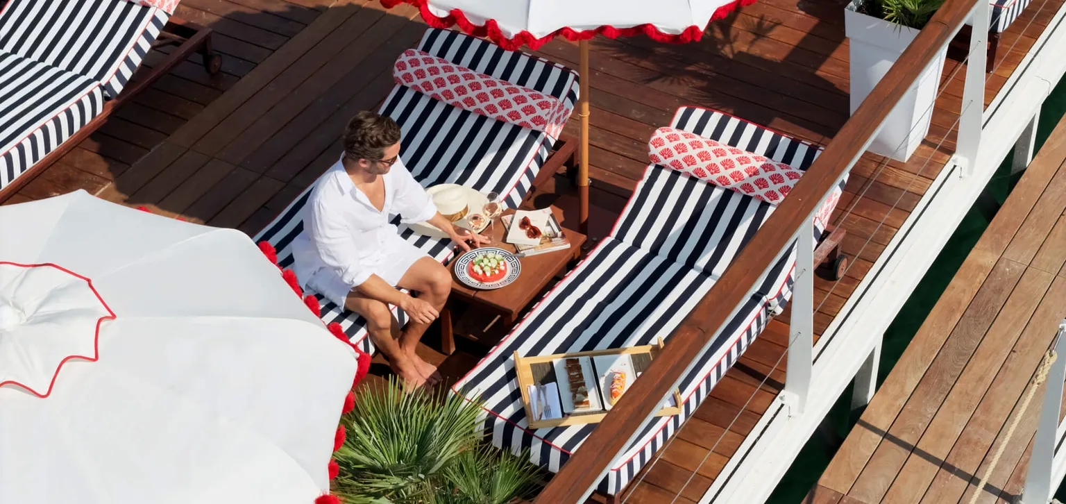 Ciro's Cannes déjeuners sur les transats