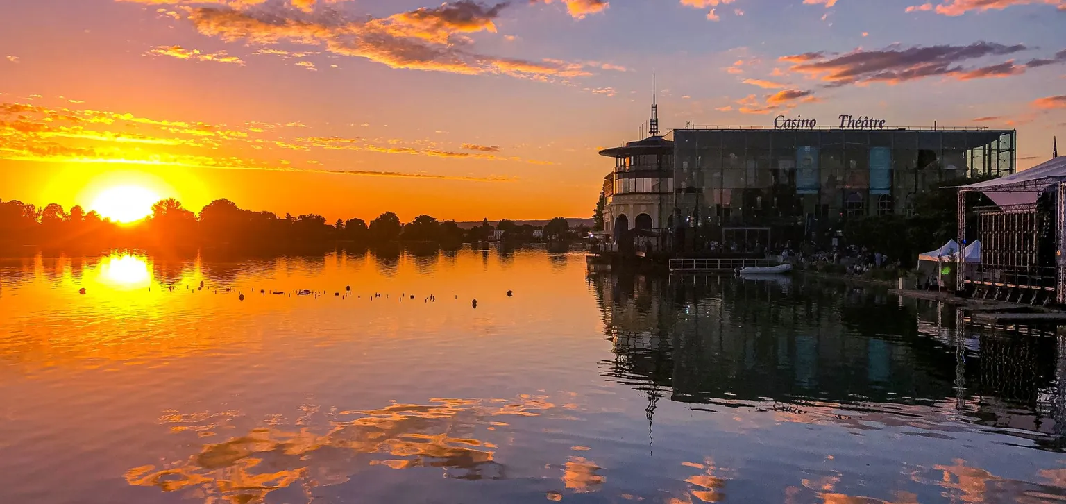 Destination Enghien-les-Bains Casino, Lac et coucher de soleil
