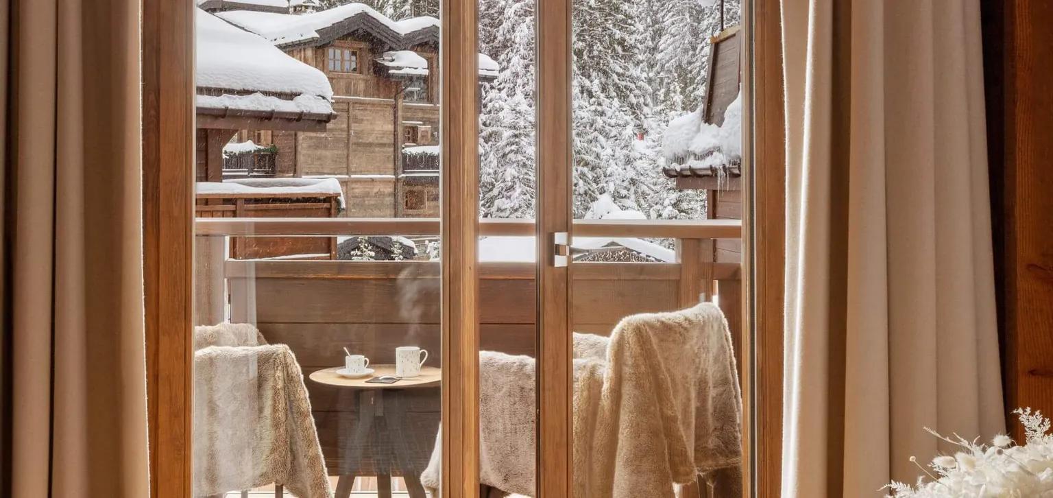 Suite Deluxe ouverture fenêtre terrasse, Hôtel Les Neiges Courchevel