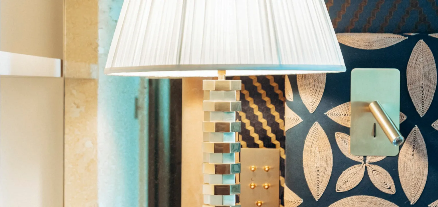 paris-mbv-chambre-detail-lampe