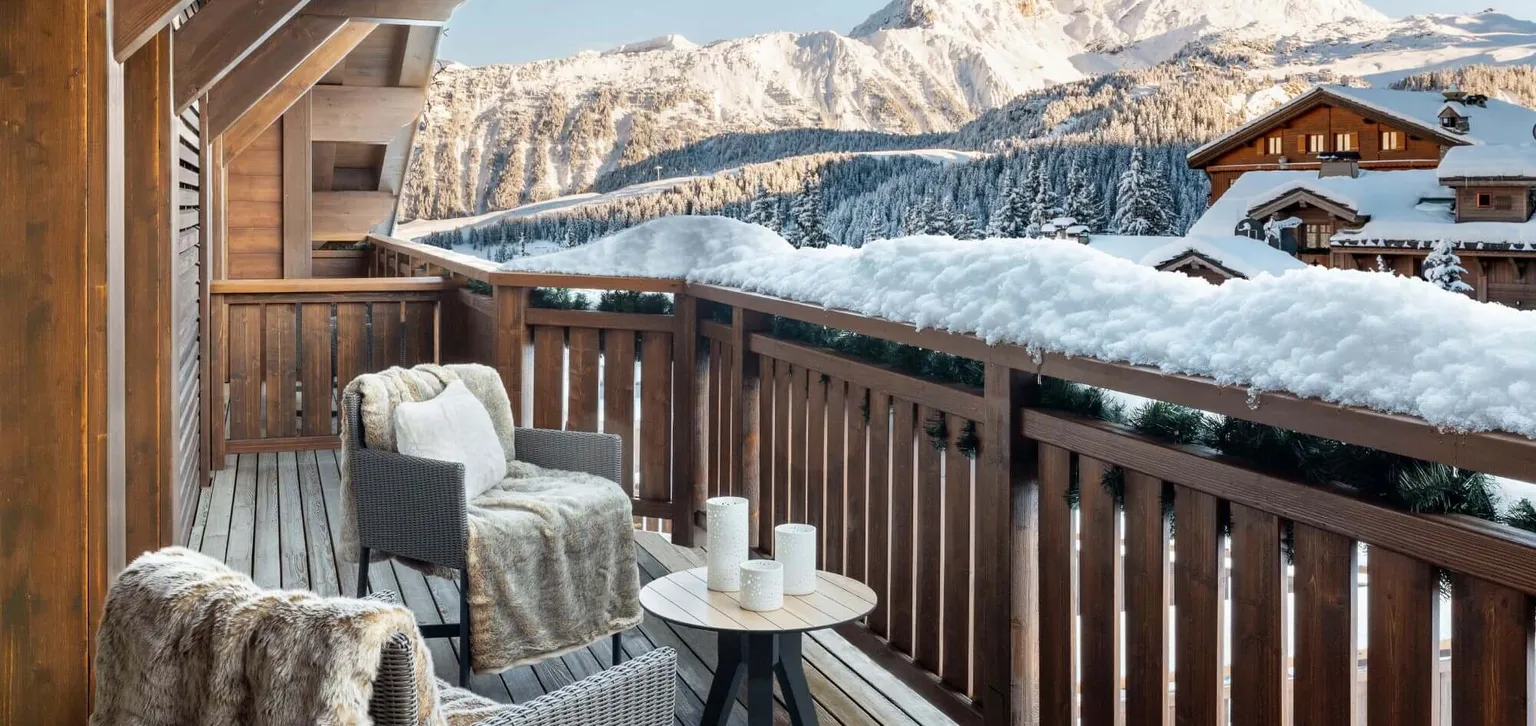 Appartement Les Neiges Terrasse couverture et vue sur la montagne, Courchevel