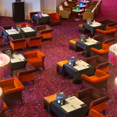 La salle du restaurant la Villatara à Deauville