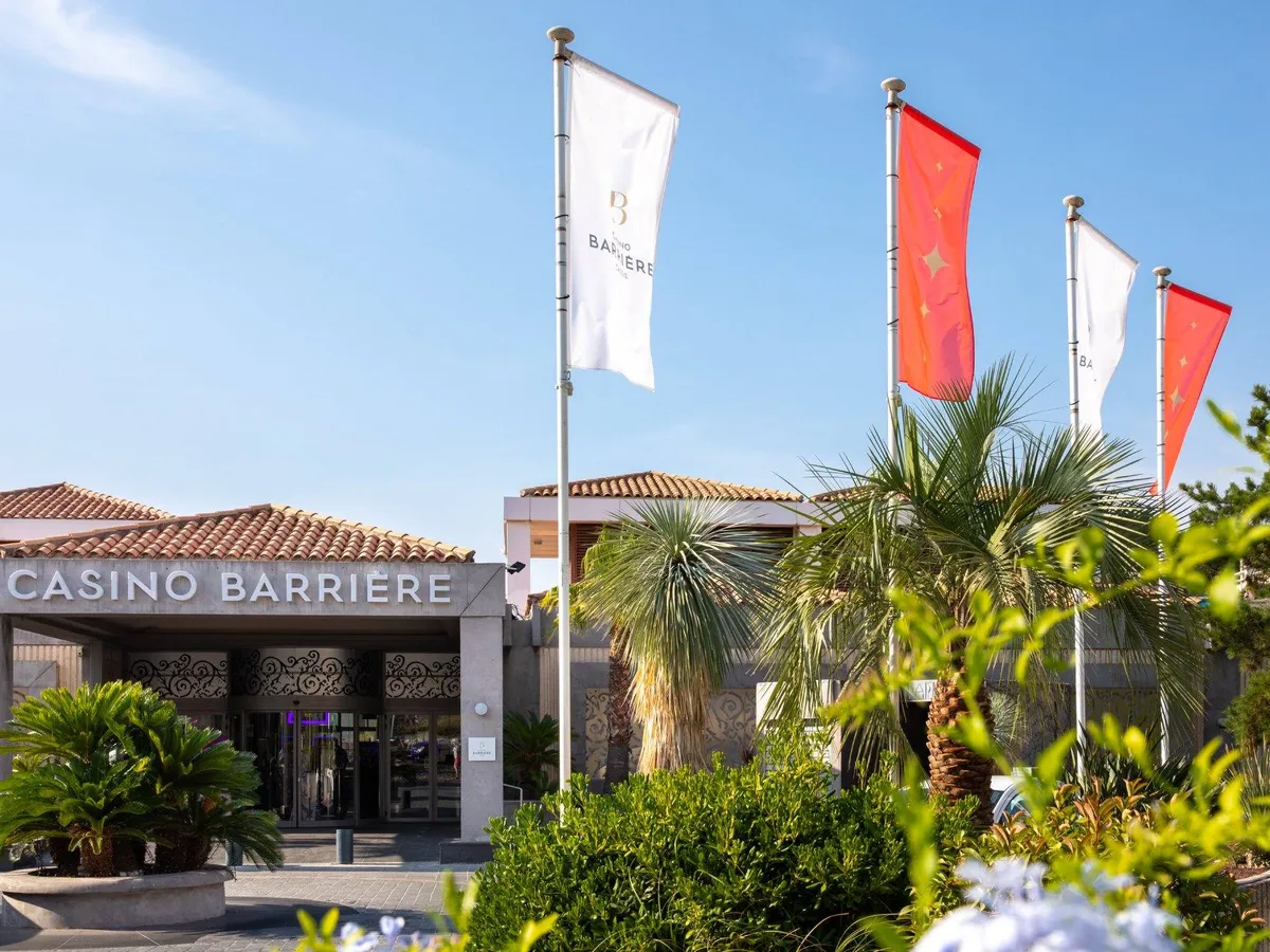 Façade extérieure du casino de Cassis