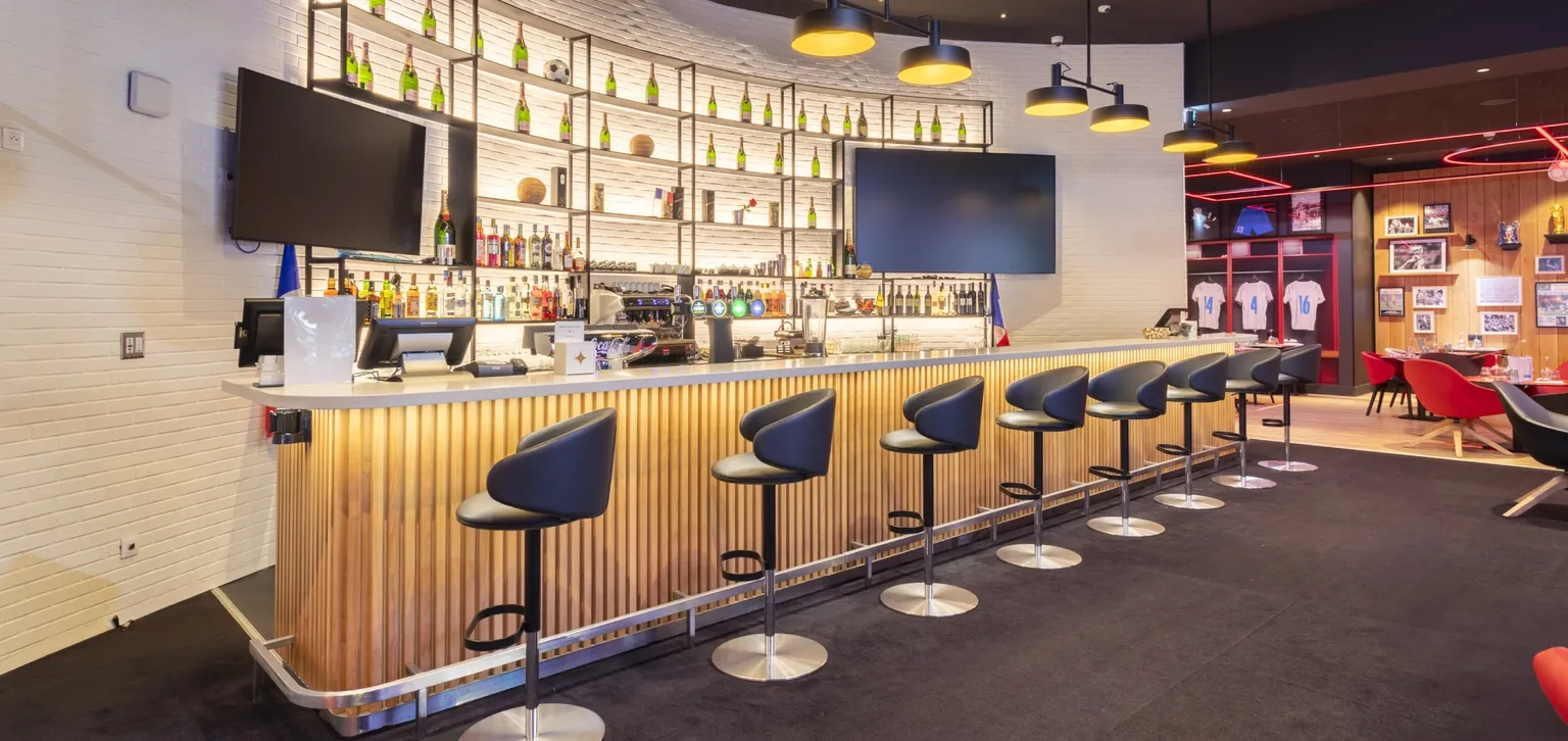 Vue du bar du Café des Sports du Casino de Carry le Rouet