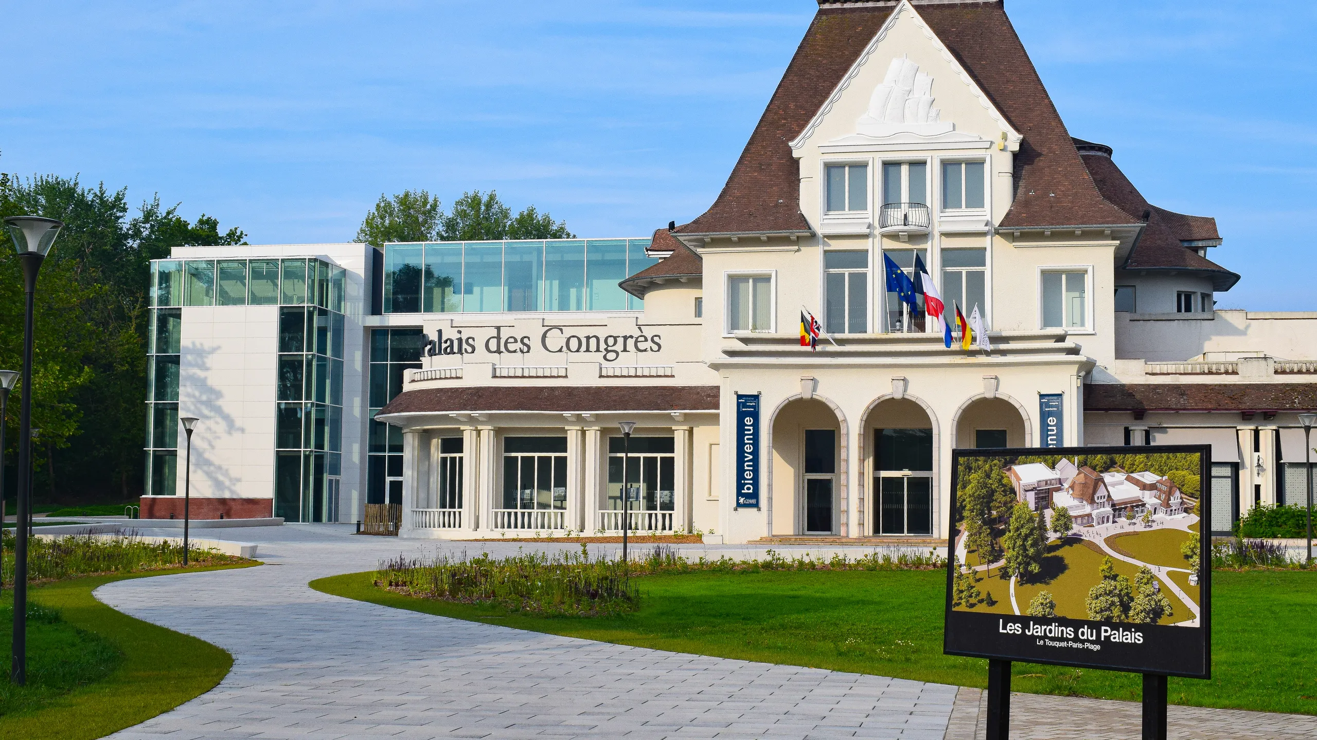 Vue sur le Palais des Congrès au Touquet-Paris-Plage