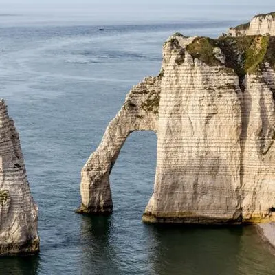 Etretat et ses falaises majestueuses
