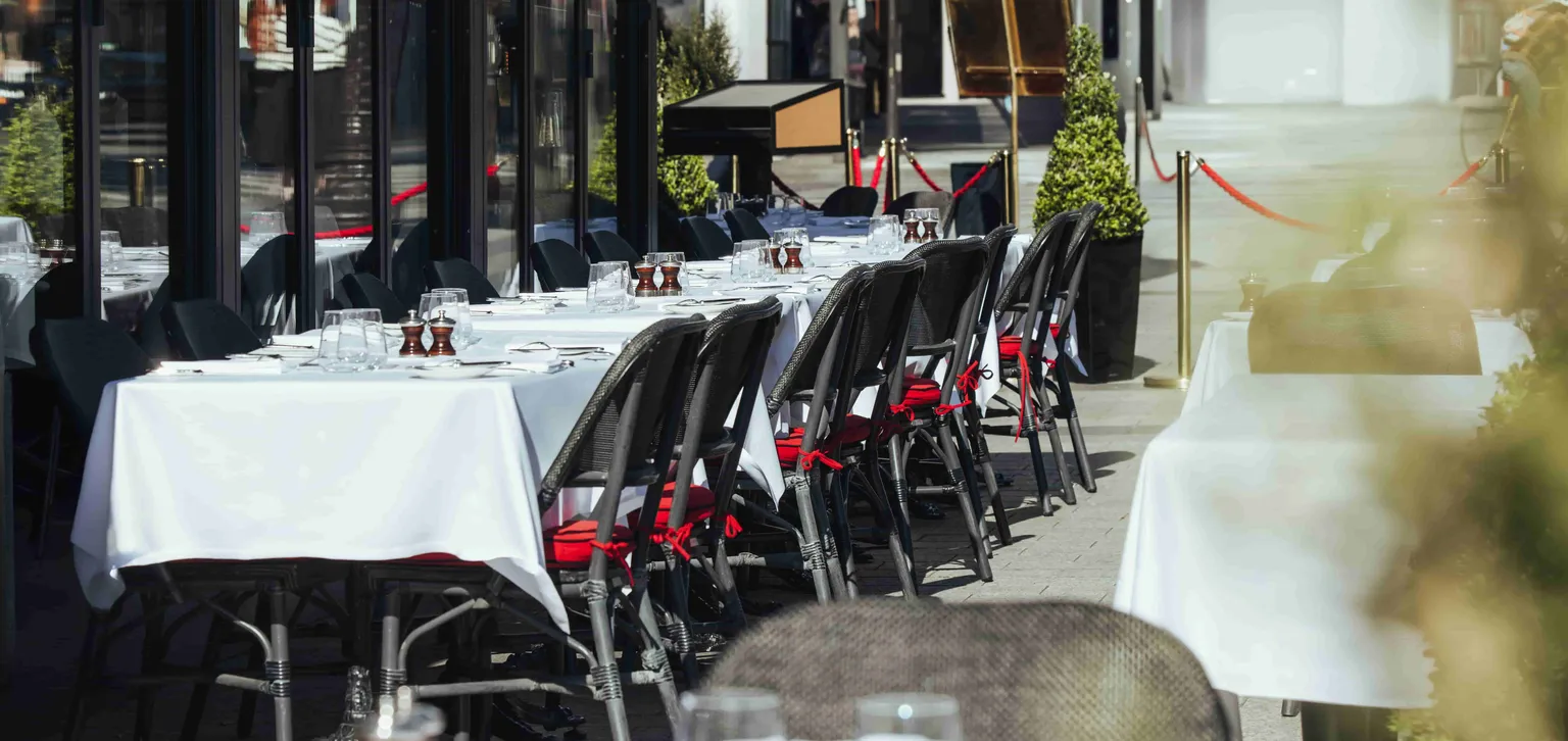 Tables de la Brasserie Fouquet's Paris