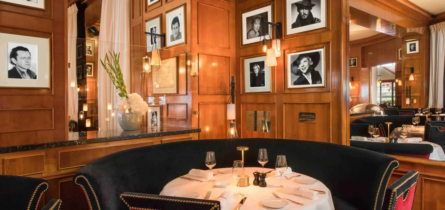 Salle intérieure de la Brasserie Fouquet's Paris