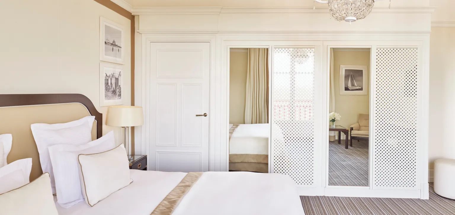 Chambre de la chambre prestige à l'hôtel l'hermitage à la baule