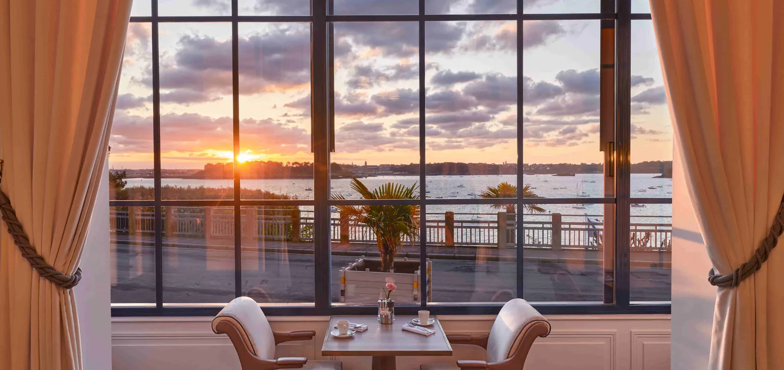 Vue sur la mer Restaurant Le George V Dinard