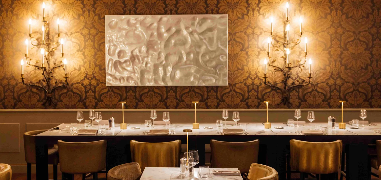 Le 85 restaurant salle éclairée