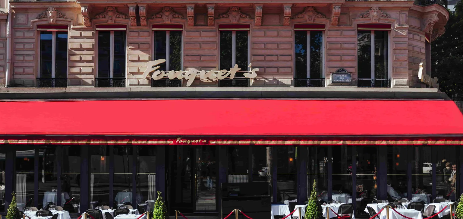 Vue extérieure de la Brasserie Fouquet's Paris