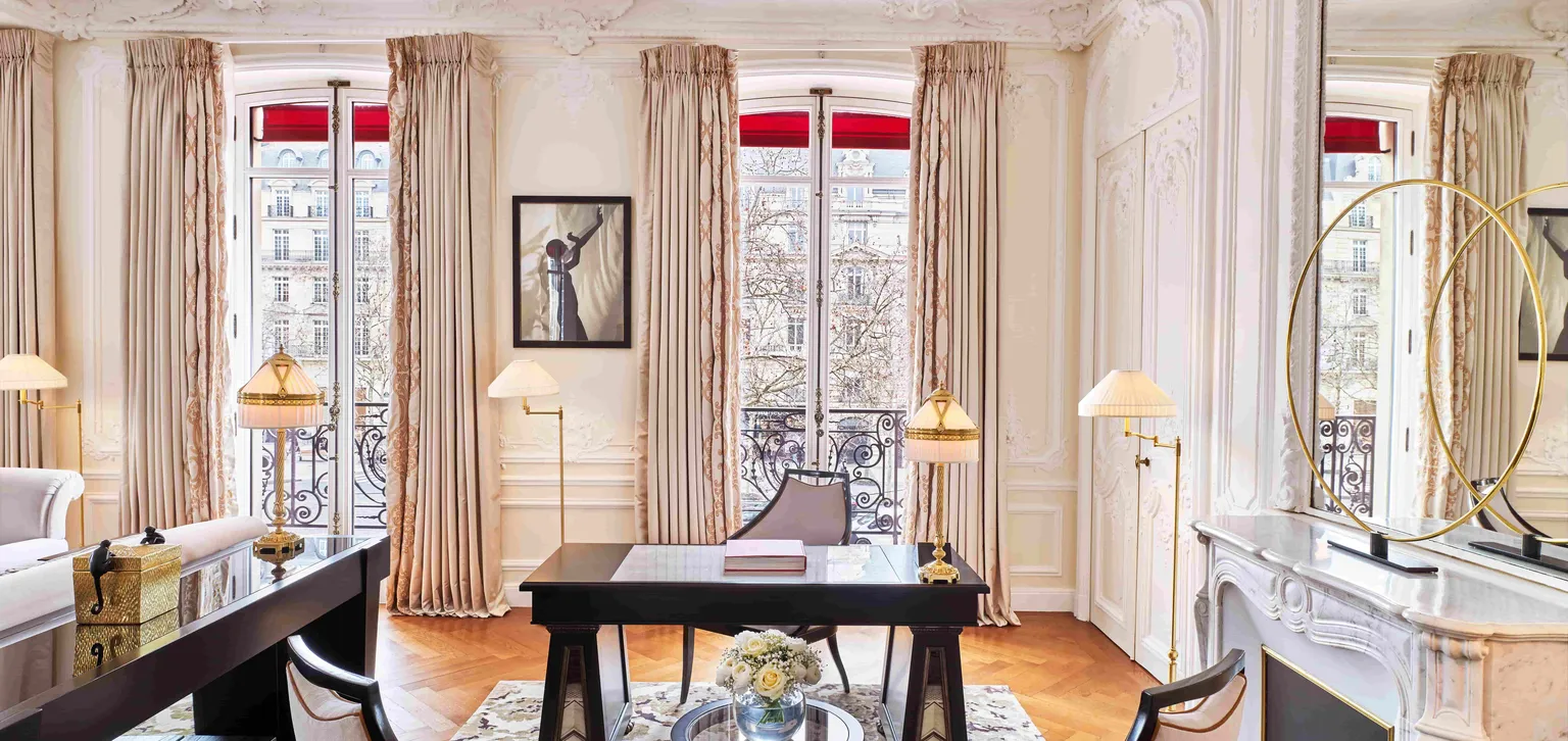 Bureau de la Suite signature George V au Fouquet's Paris