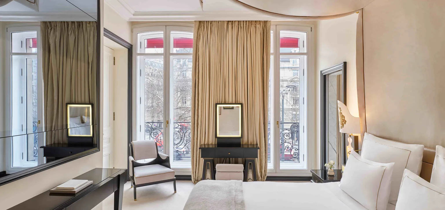 Chambre de la Suite signature George V au Fouquet's Paris