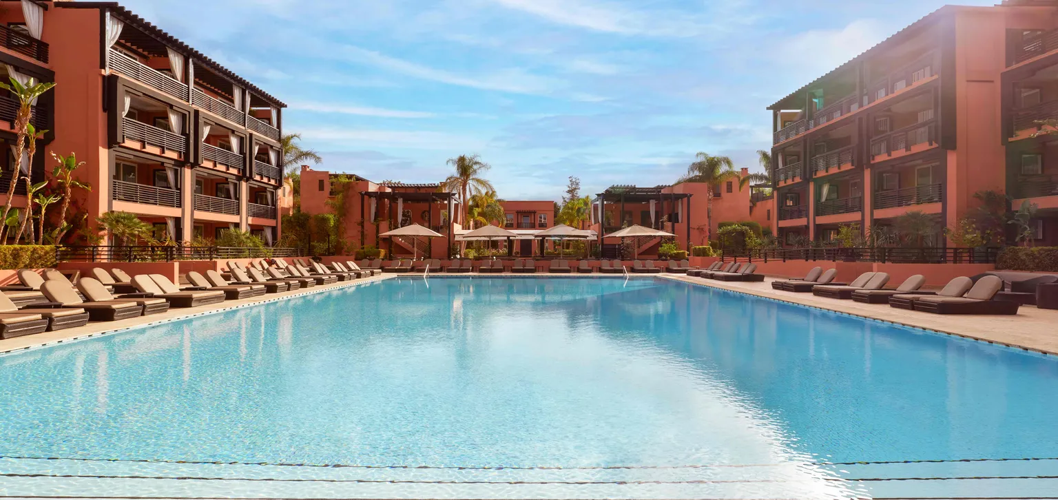 Piscine de l'hôtel Le Naoura à Marrakech