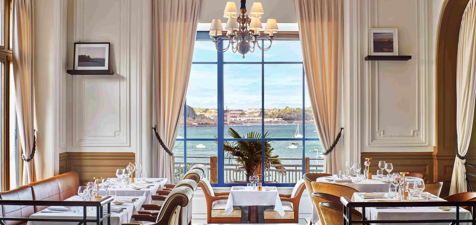 Salle du restaurant Le George V Dinard