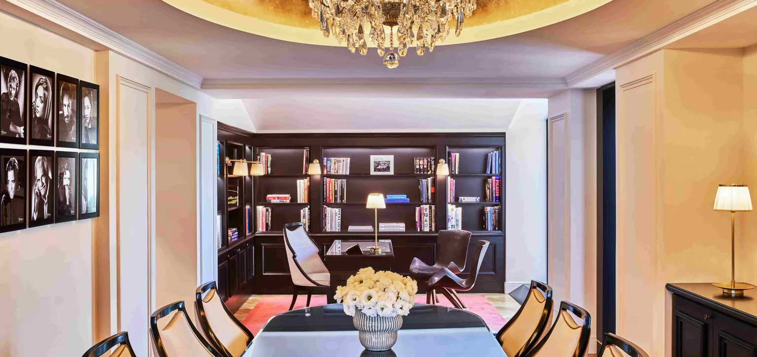 Salle à manger de la Suite Hartcourt Paris au Fouquet's Paris