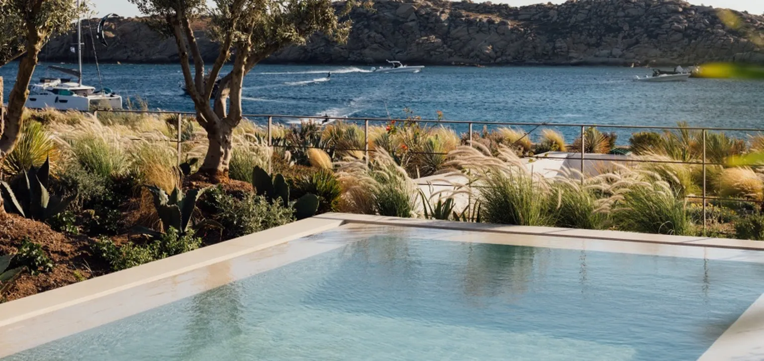 Chambre Paraga Piscine privée vue mer - Fouquet's Mykonos